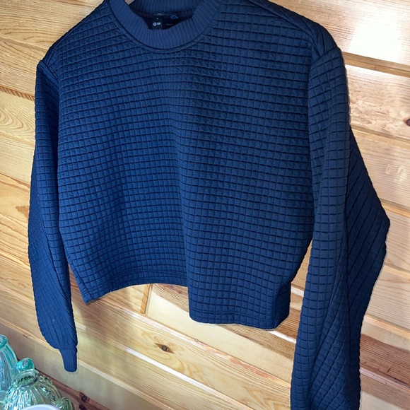 Black lululemon lab sweater - Picture 2 of 3